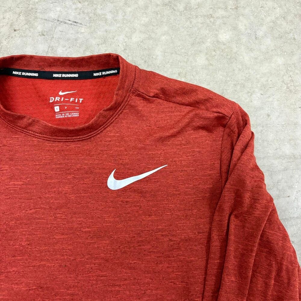 Nike Men's Red and Orange T-shirt